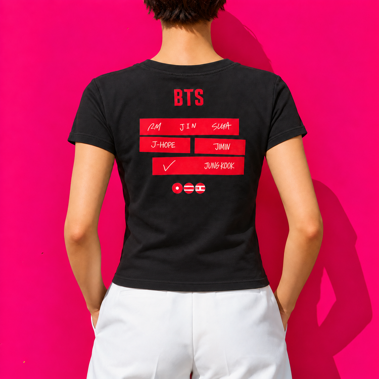 تیشرت دخترانه مشکی طرح BTS چشم و نام اعضا